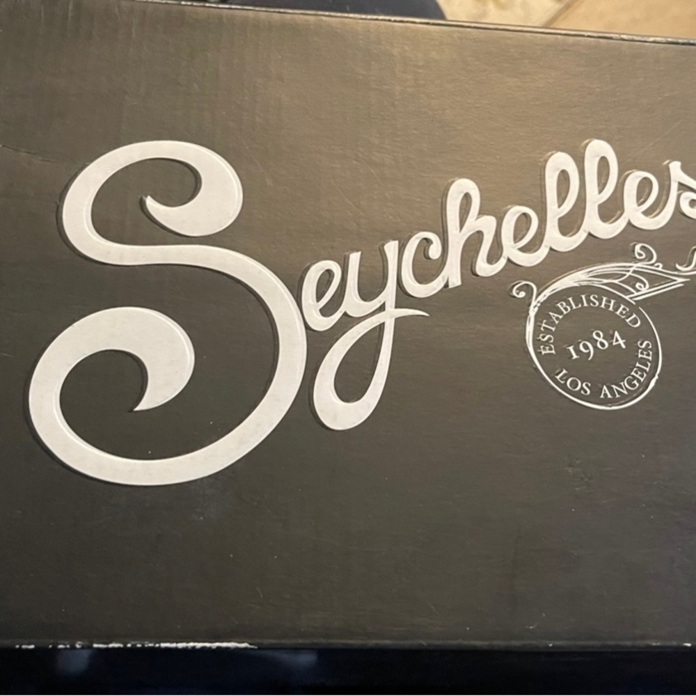 Beautiful Seychelles Shoes ! - Picture 2 of 3